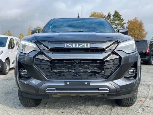 Isuzu D-Max MY 25 Double Cab V-Cross AT 11/2025-photo-2