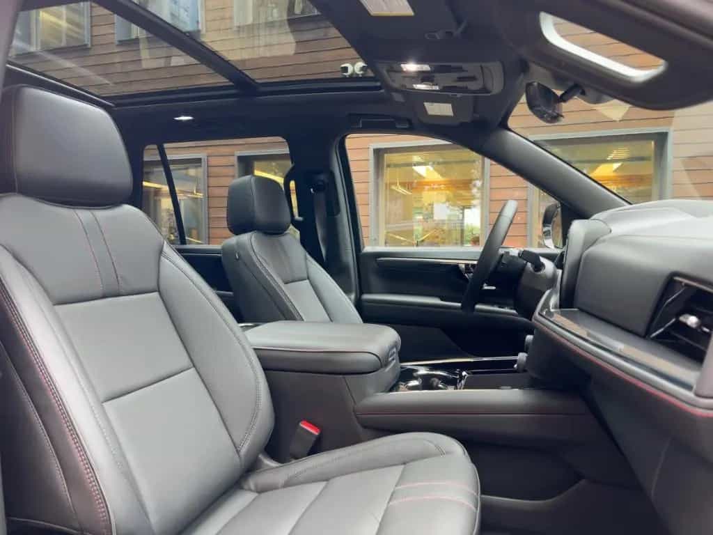 Chevrolet Tahoe 2025 RST 4WD 48 Monate Garantie 10/2025-photo-9