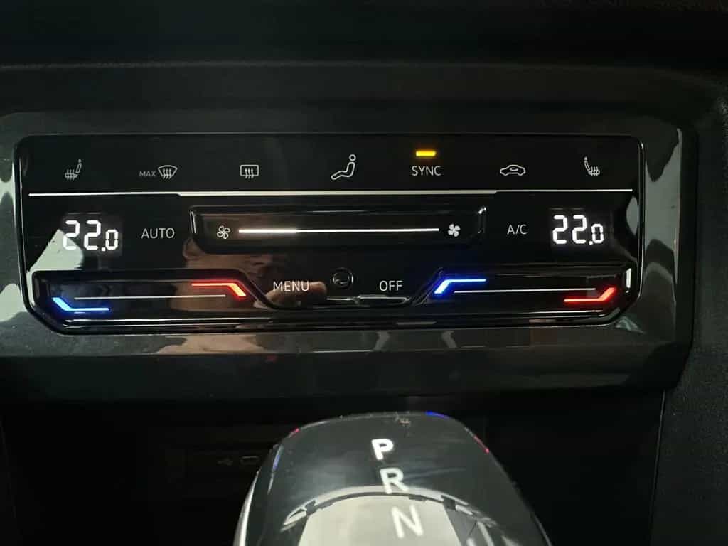 Volkswagen Tiguan Life LED Car Play ACC Lane Kamera 02/2021-photo-19