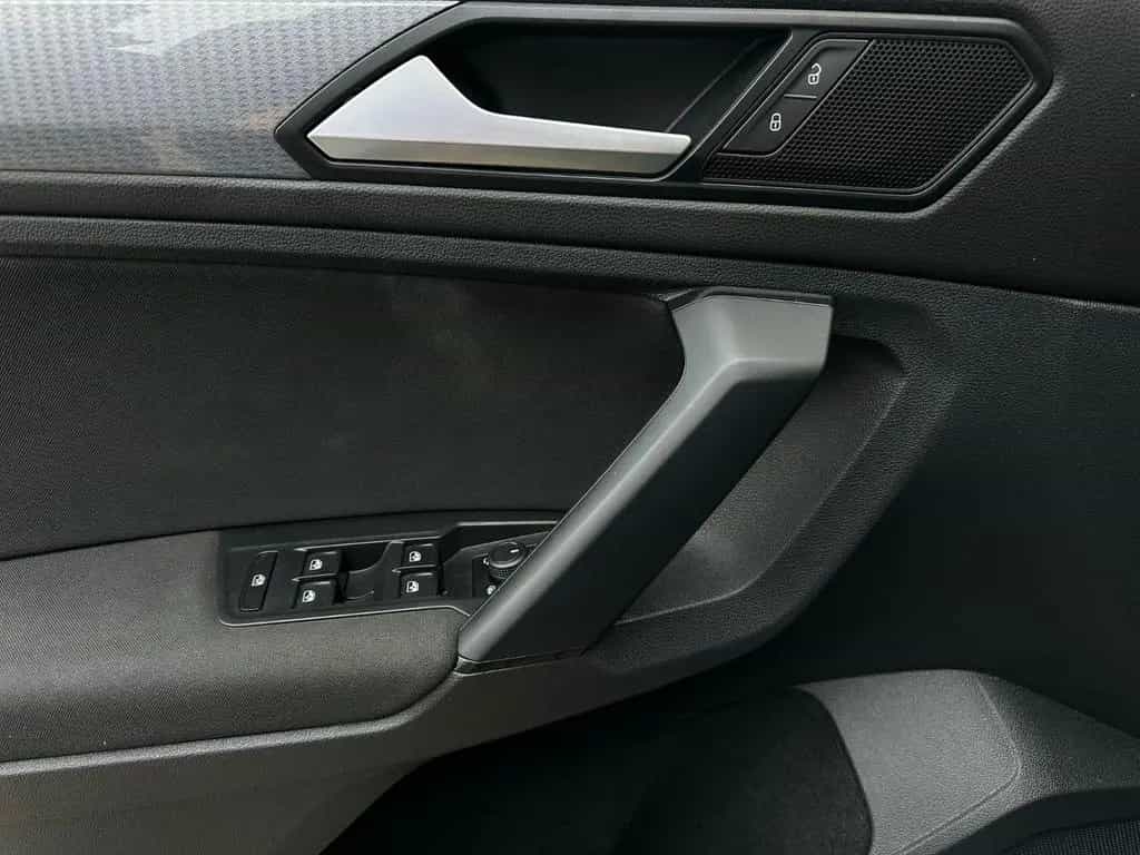 Volkswagen Tiguan Life LED Car Play ACC Lane Kamera 02/2021-photo-21