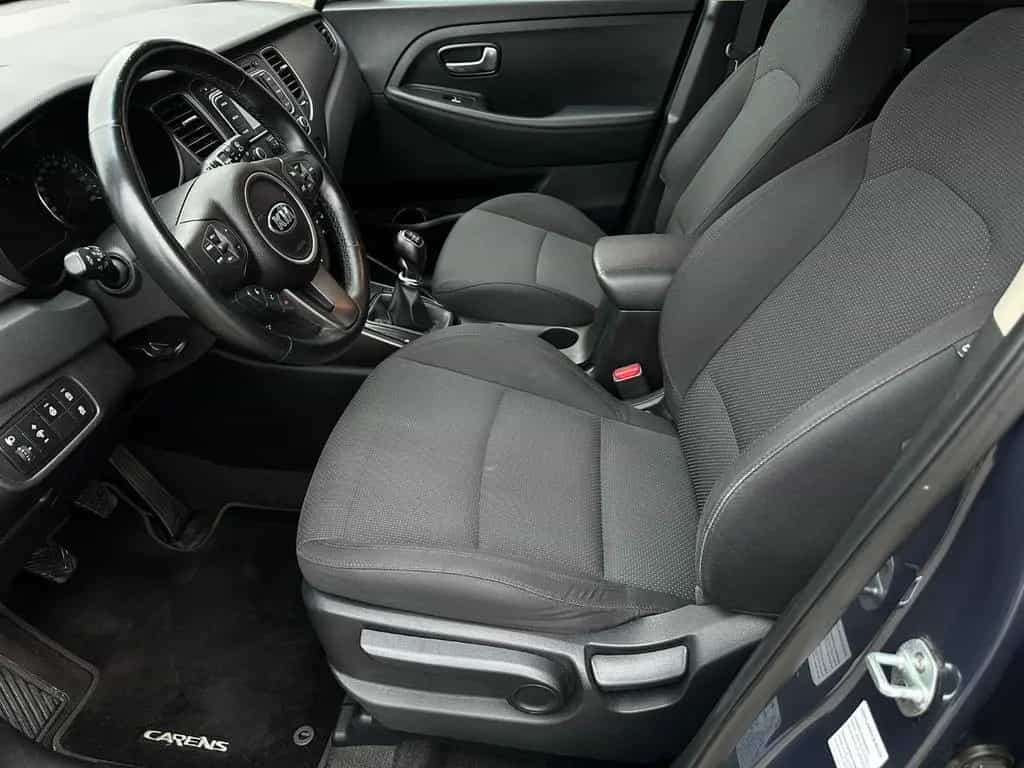 Kia Carens Spirit 7-Sitze Lenkradhzg Kamera BT Temp 11/2015-photo-1