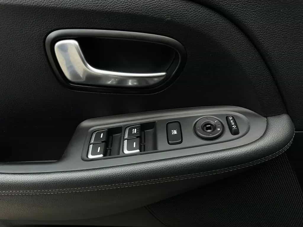 Kia Carens Spirit 7-Sitze Lenkradhzg Kamera BT Temp 11/2015-photo-21