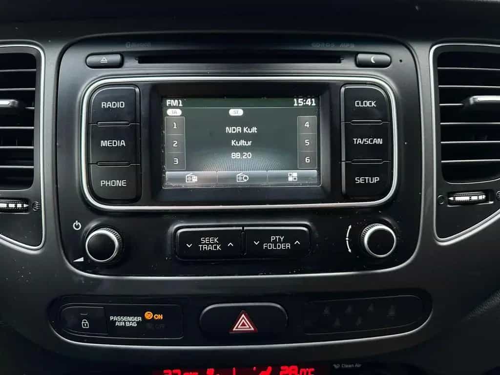 Kia Carens Spirit 7-Sitze Lenkradhzg Kamera BT Temp 11/2015-photo-3