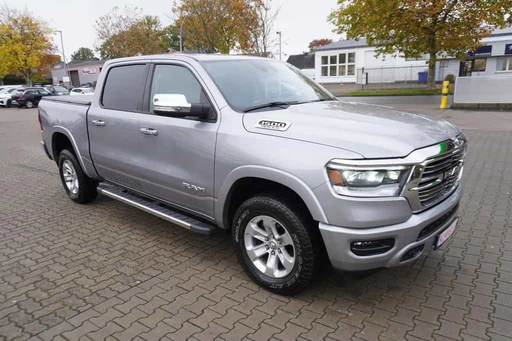 Dodge RAM 5,7 Laramie  ~4x4~Leder~LED~AHK~ 07/2022-photo-0