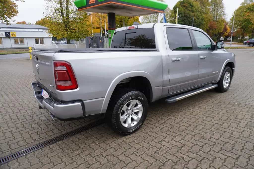 Dodge RAM 5,7 Laramie  ~4x4~Leder~LED~AHK~ 07/2022-photo-10