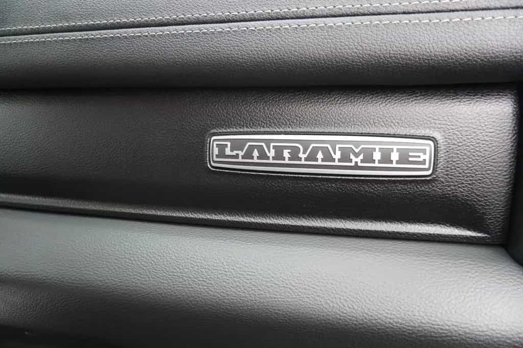 Dodge RAM 5,7 Laramie  ~4x4~Leder~LED~AHK~ 07/2022-photo-12