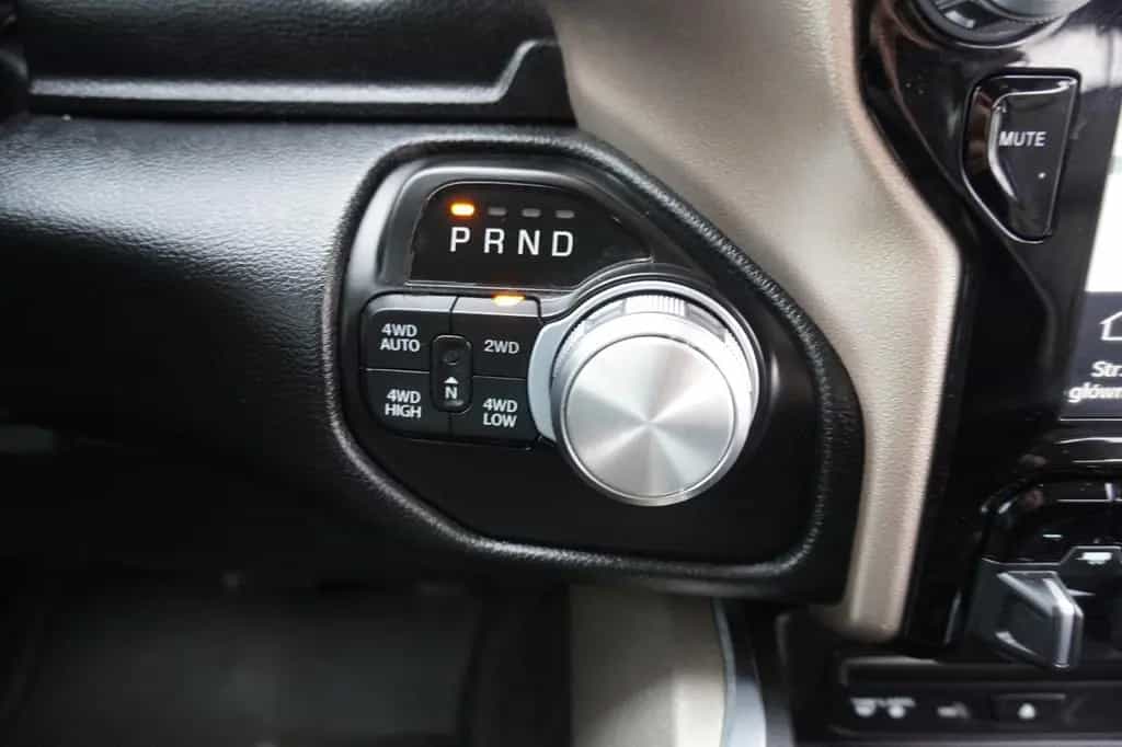 Dodge RAM 5,7 Laramie  ~4x4~Leder~LED~AHK~ 07/2022-photo-17