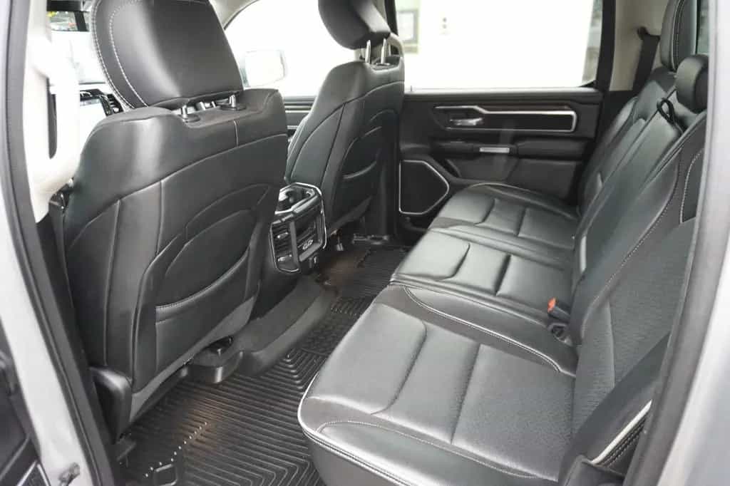 Dodge RAM 5,7 Laramie  ~4x4~Leder~LED~AHK~ 07/2022-photo-19