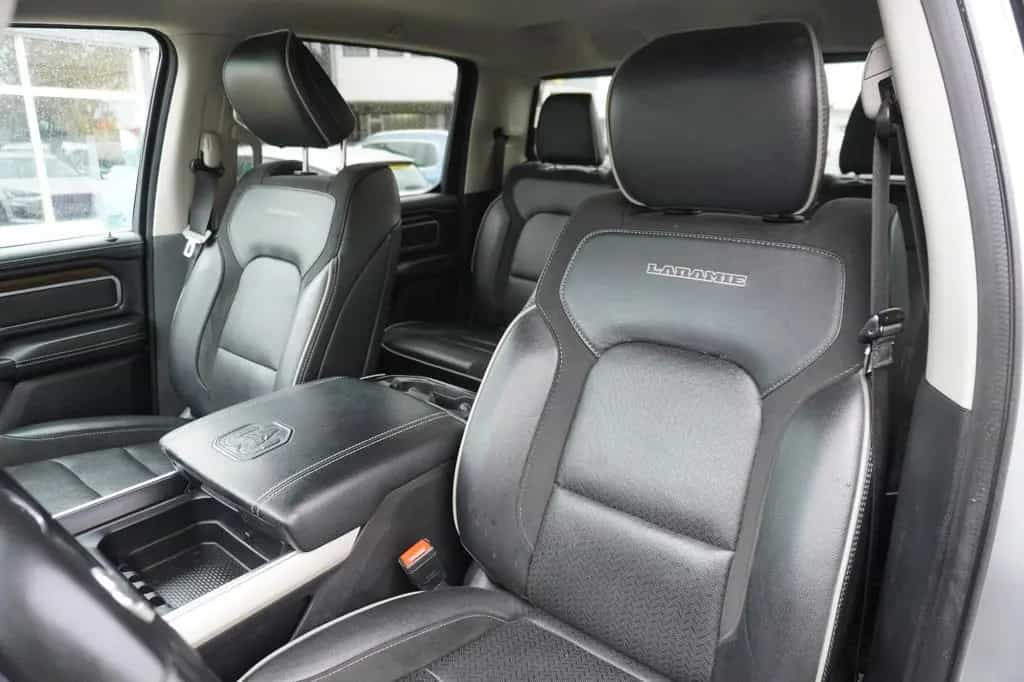 Dodge RAM 5,7 Laramie  ~4x4~Leder~LED~AHK~ 07/2022-photo-22
