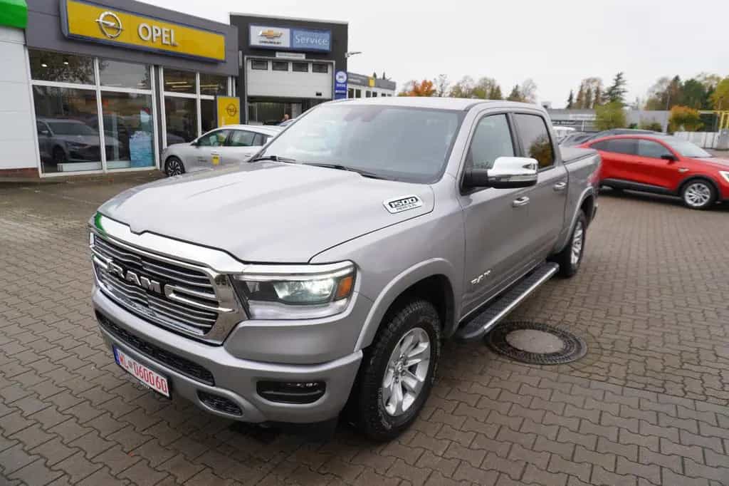 Dodge RAM 5,7 Laramie  ~4x4~Leder~LED~AHK~ 07/2022-photo-3