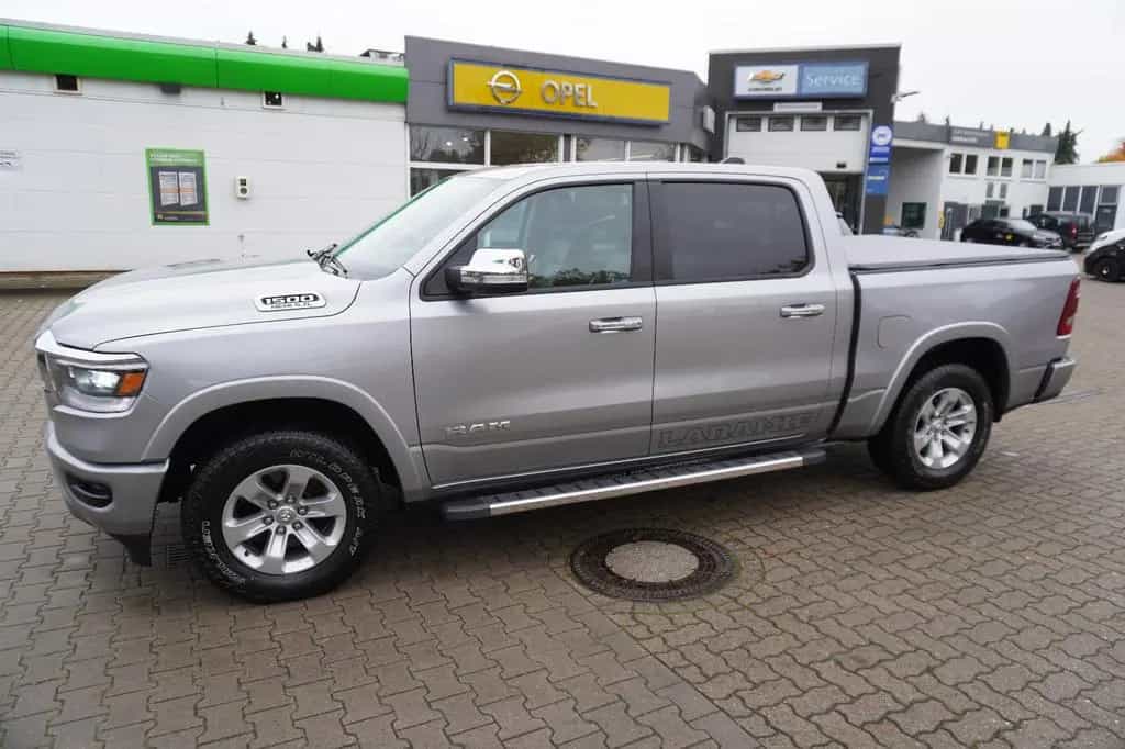 Dodge RAM 5,7 Laramie  ~4x4~Leder~LED~AHK~ 07/2022-photo-4