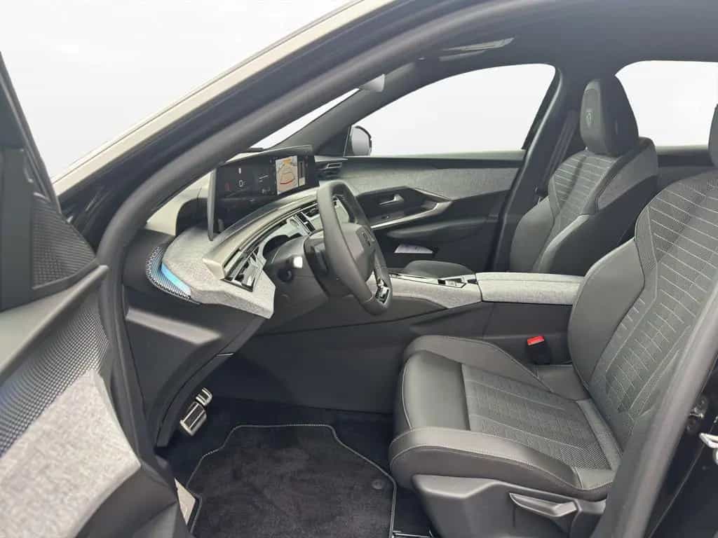 Peugeot 3008 GT Hybrid Kamera ACC PDC Navi SHZ 09/2025-photo-8