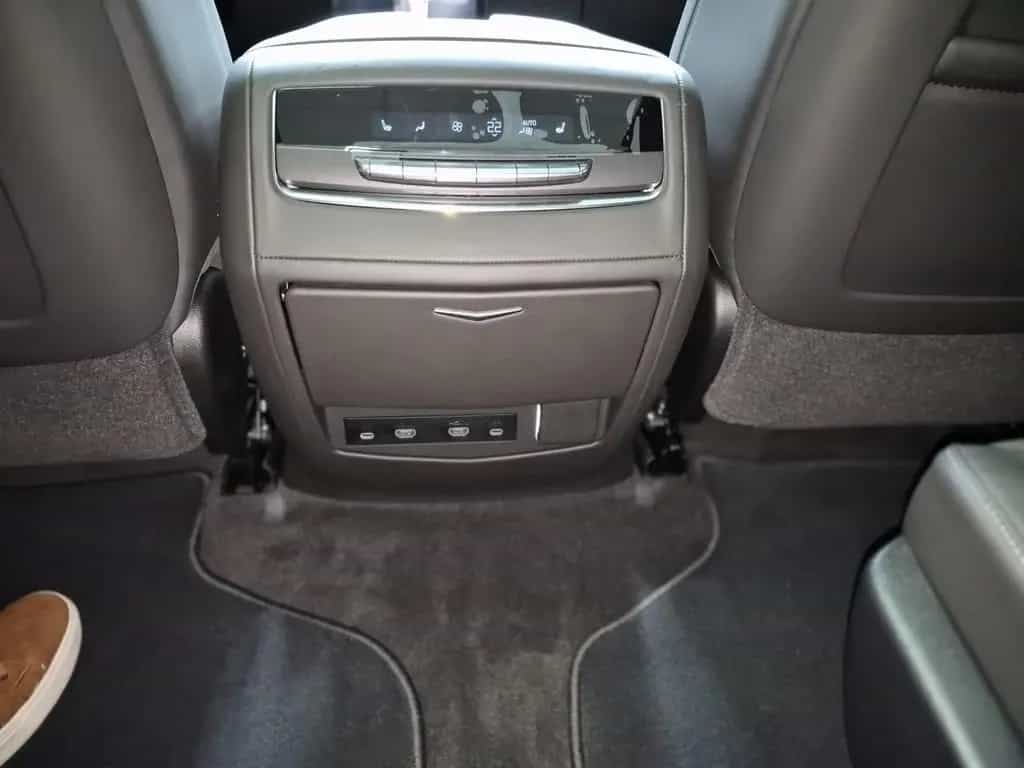 Cadillac Escalade V-Series MY2026 692 PS VOLL!!!!! null-photo-17