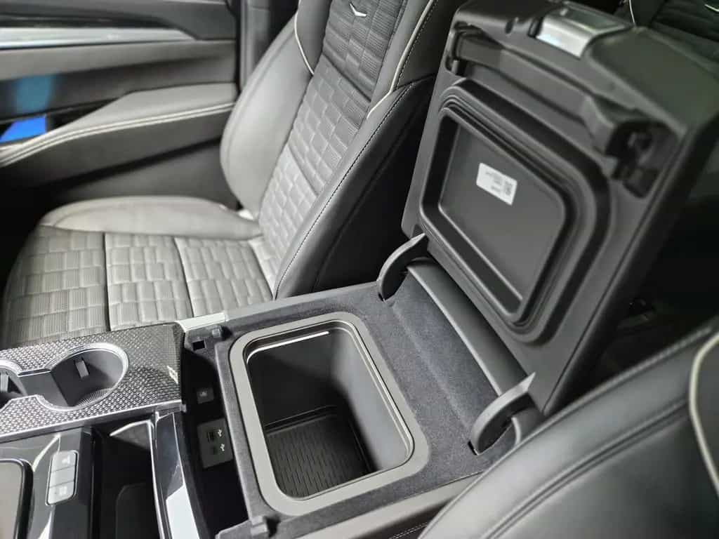 Cadillac Escalade V-Series MY2026 692 PS VOLL!!!!! null-photo-29