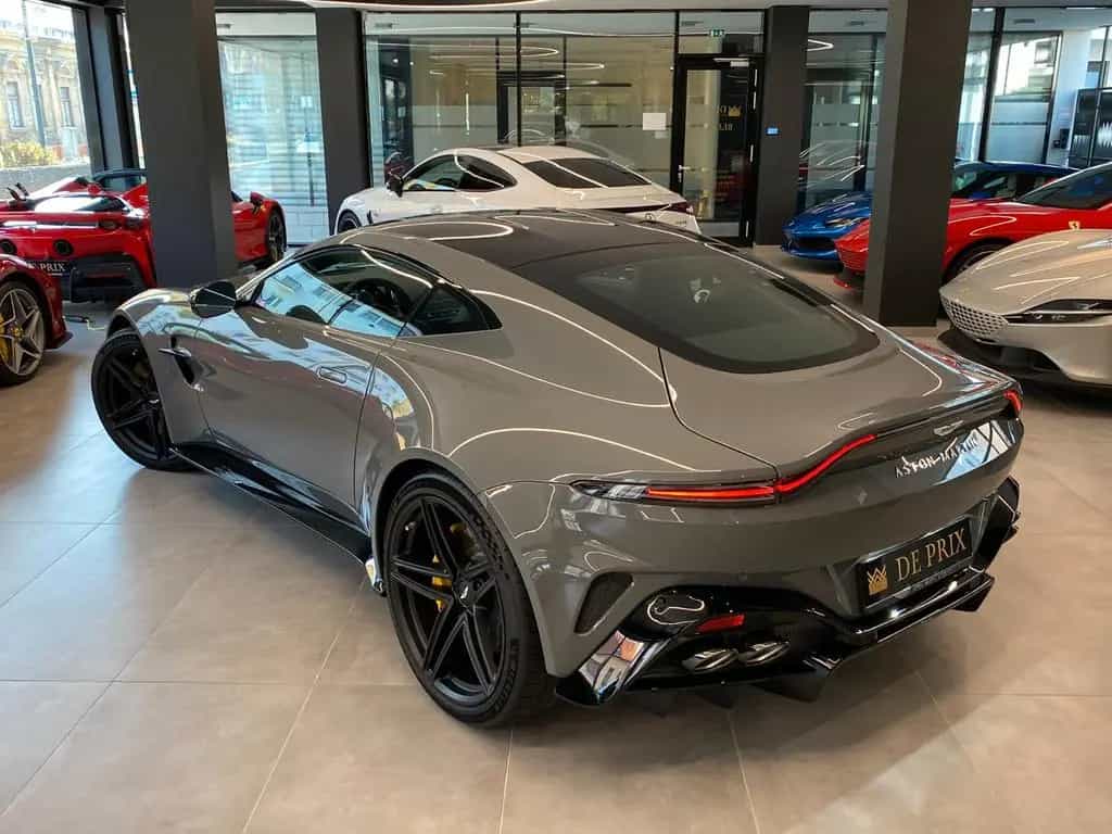 Aston Martin V8 Vantage MY25 China Grey 10/2025-photo-1