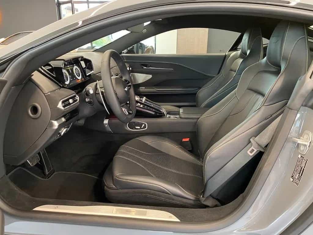 Aston Martin V8 Vantage MY25 China Grey 10/2025-photo-6
