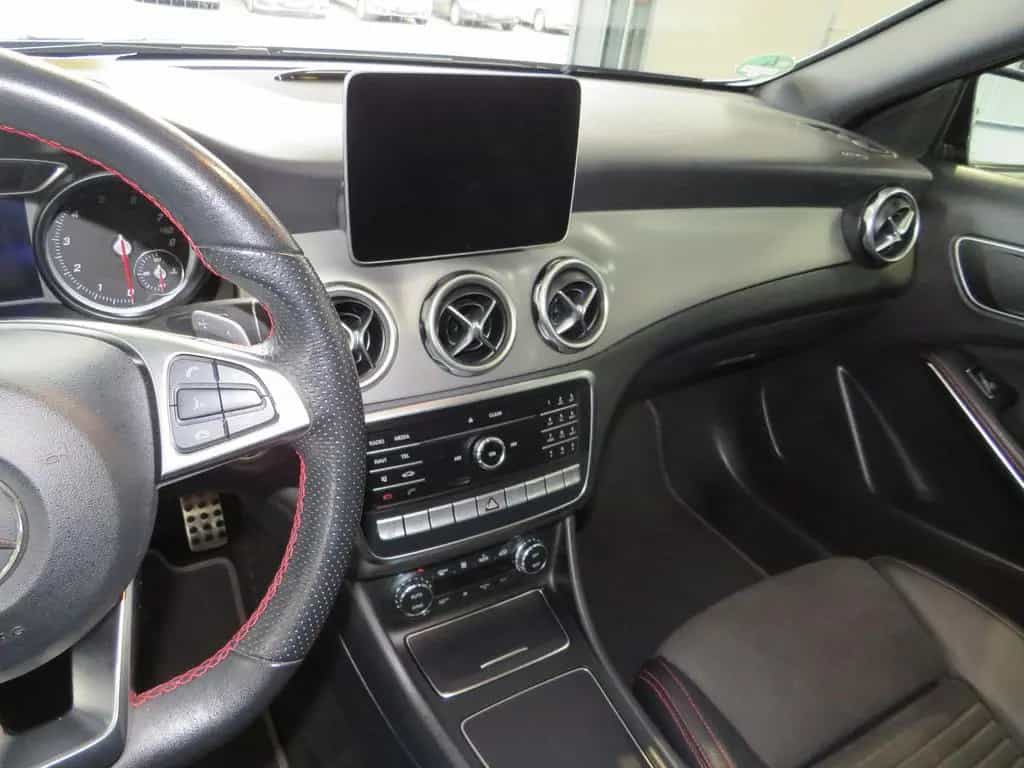 Mercedes-Benz GLA-Class 250 4Matic AMG Line * GARANTIE * 09/2019-photo-14
