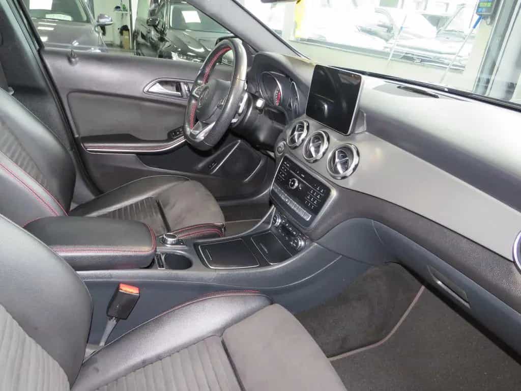 Mercedes-Benz GLA-Class 250 4Matic AMG Line * GARANTIE * 09/2019-photo-17