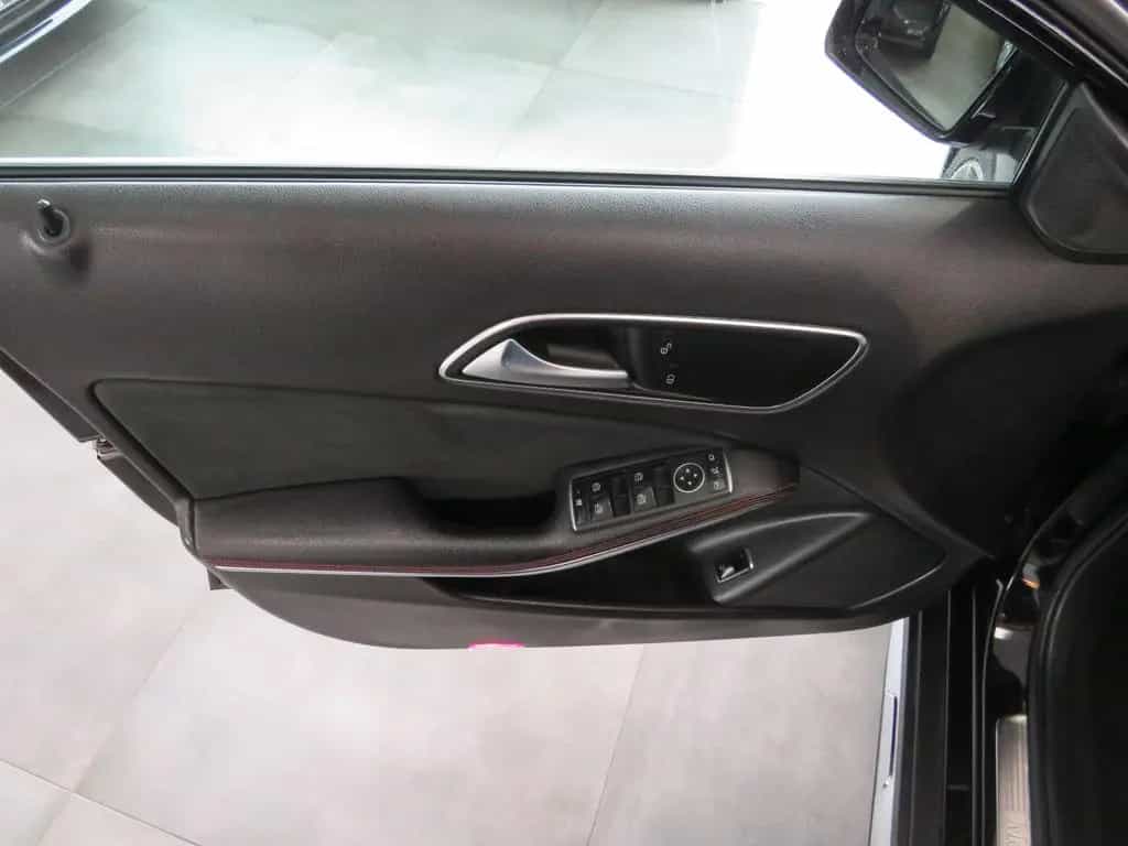Mercedes-Benz GLA-Class 250 4Matic AMG Line * GARANTIE * 09/2019-photo-21