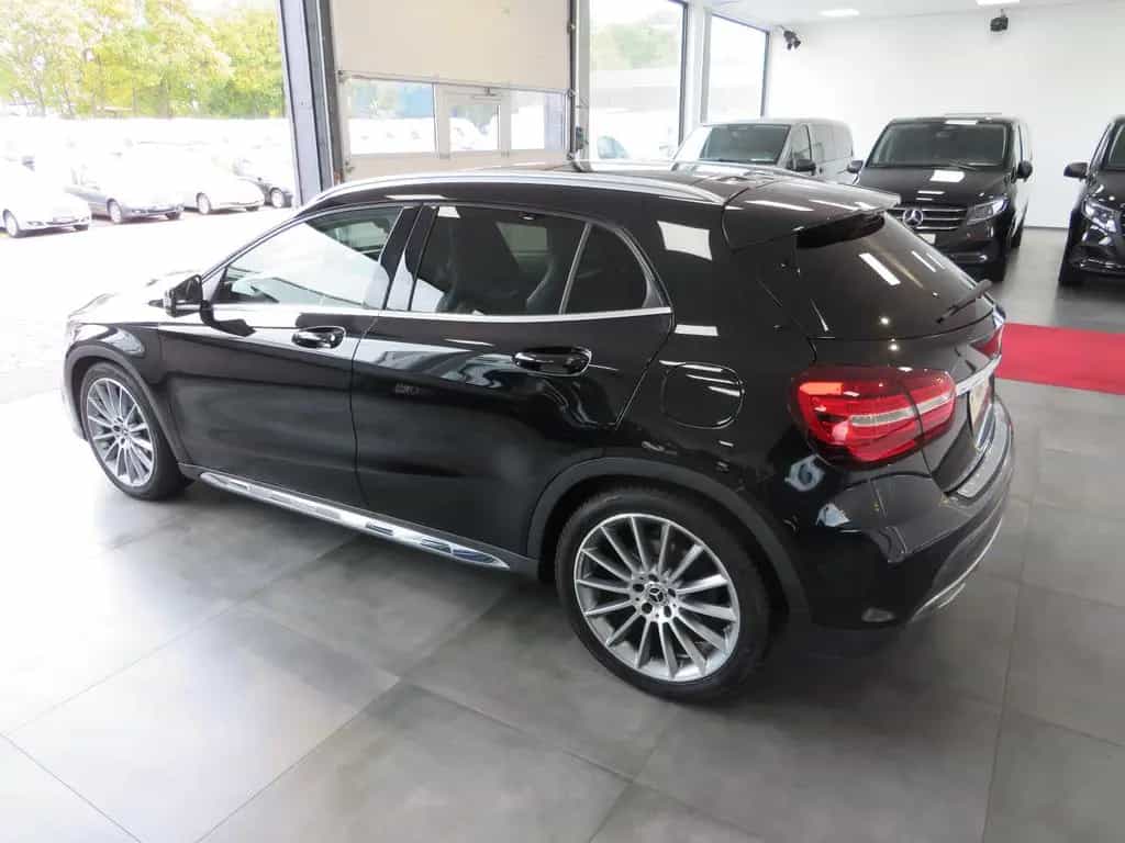 Mercedes-Benz GLA-Class 250 4Matic AMG Line * GARANTIE * 09/2019-photo-4