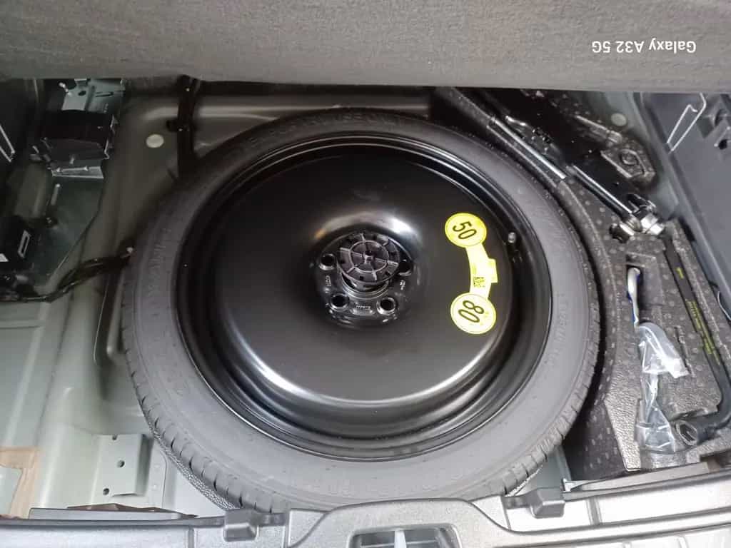 Volvo XC40 B4°Black Edition °PLUS° Panorama/Schiebedac 02/2025-photo-14
