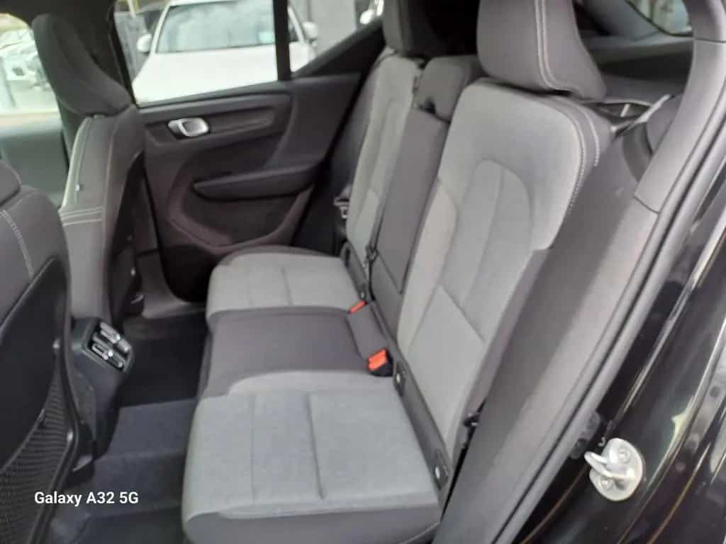 Volvo XC40 B4°Black Edition °PLUS° Panorama/Schiebedac 02/2025-photo-17