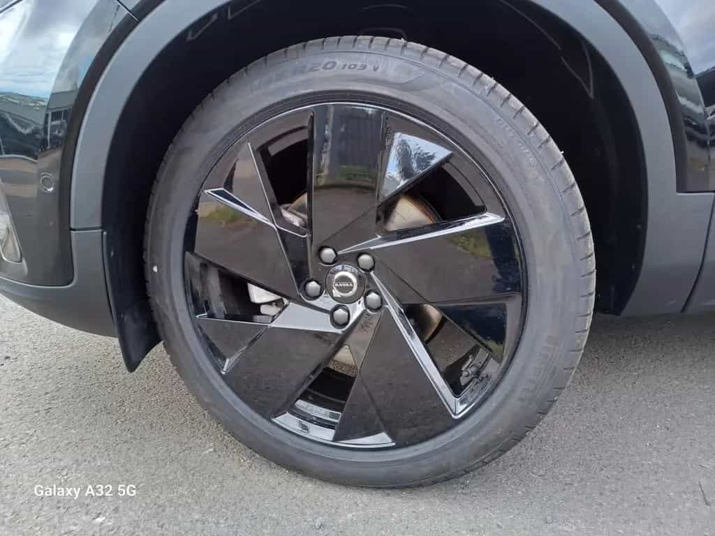 Volvo XC40 B4°Black Edition °PLUS° Panorama/Schiebedac 02/2025-photo-2