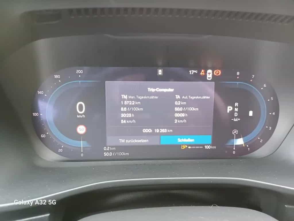 Volvo XC40 B4°Black Edition °PLUS° Panorama/Schiebedac 02/2025-photo-26