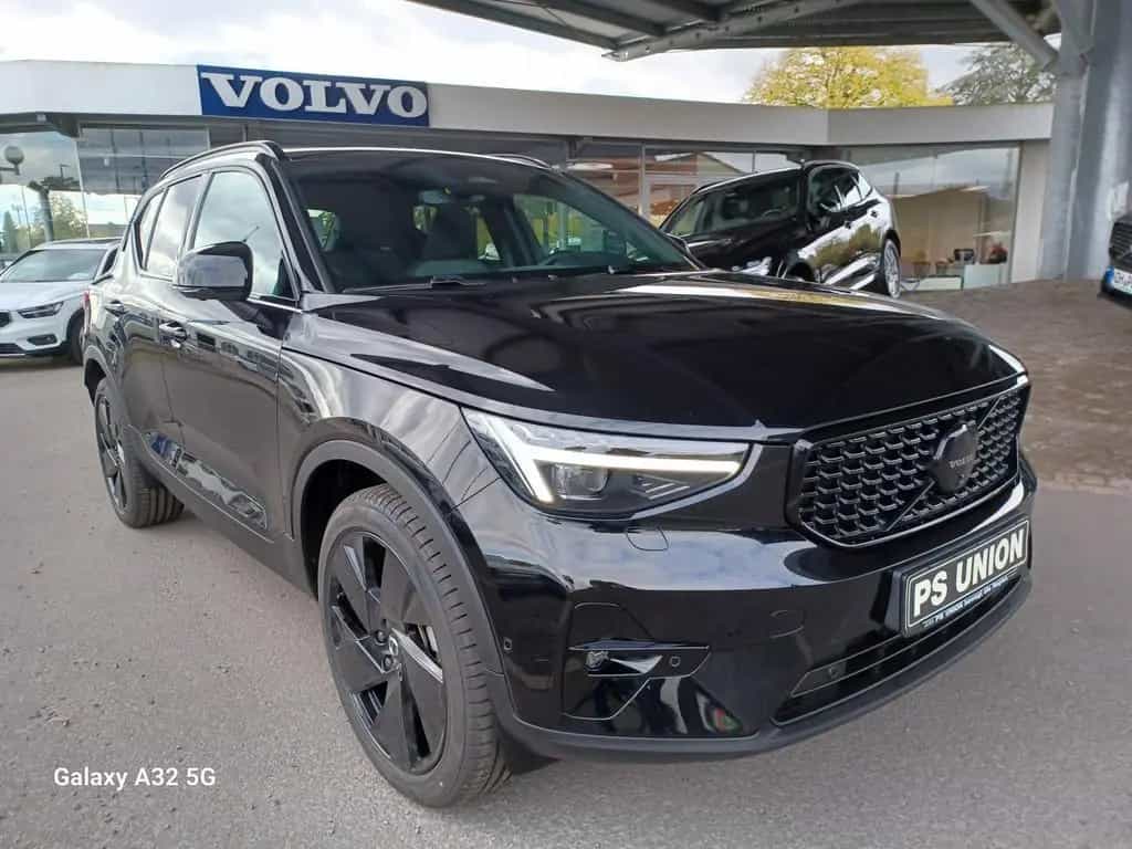 Volvo XC40 B4°Black Edition °PLUS° Panorama/Schiebedac 02/2025-photo-29