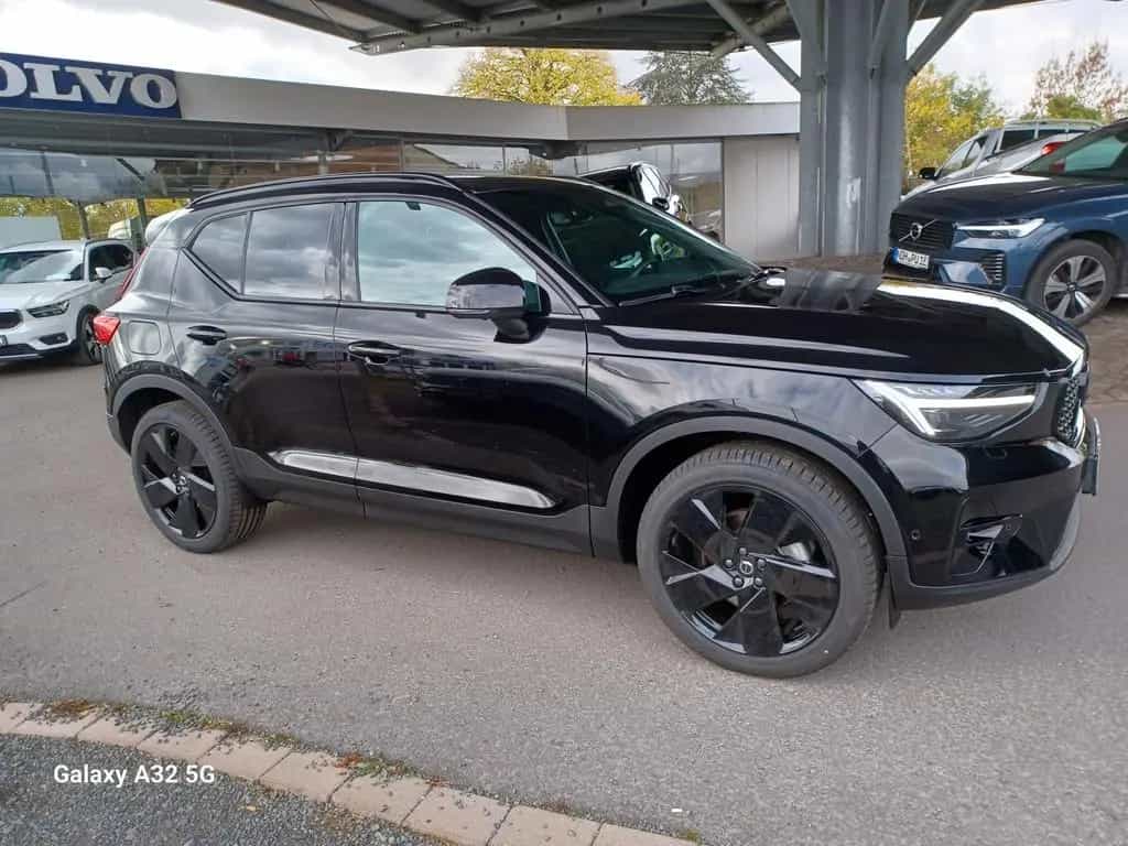 Volvo XC40 B4°Black Edition °PLUS° Panorama/Schiebedac 02/2025-photo-30