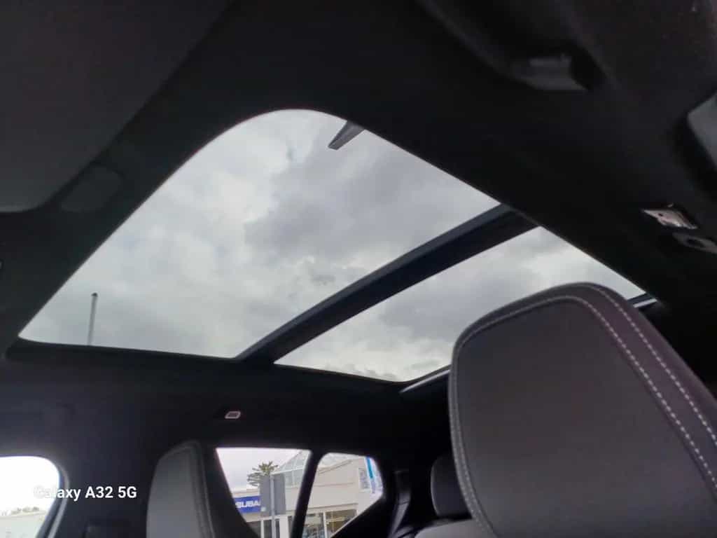 Volvo XC40 B4°Black Edition °PLUS° Panorama/Schiebedac 02/2025-photo-35