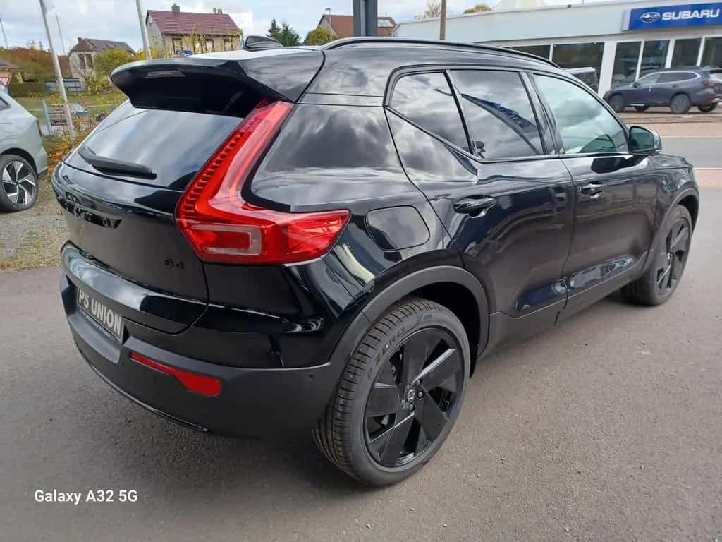 Volvo XC40 B4°Black Edition °PLUS° Panorama/Schiebedac 02/2025-photo-5