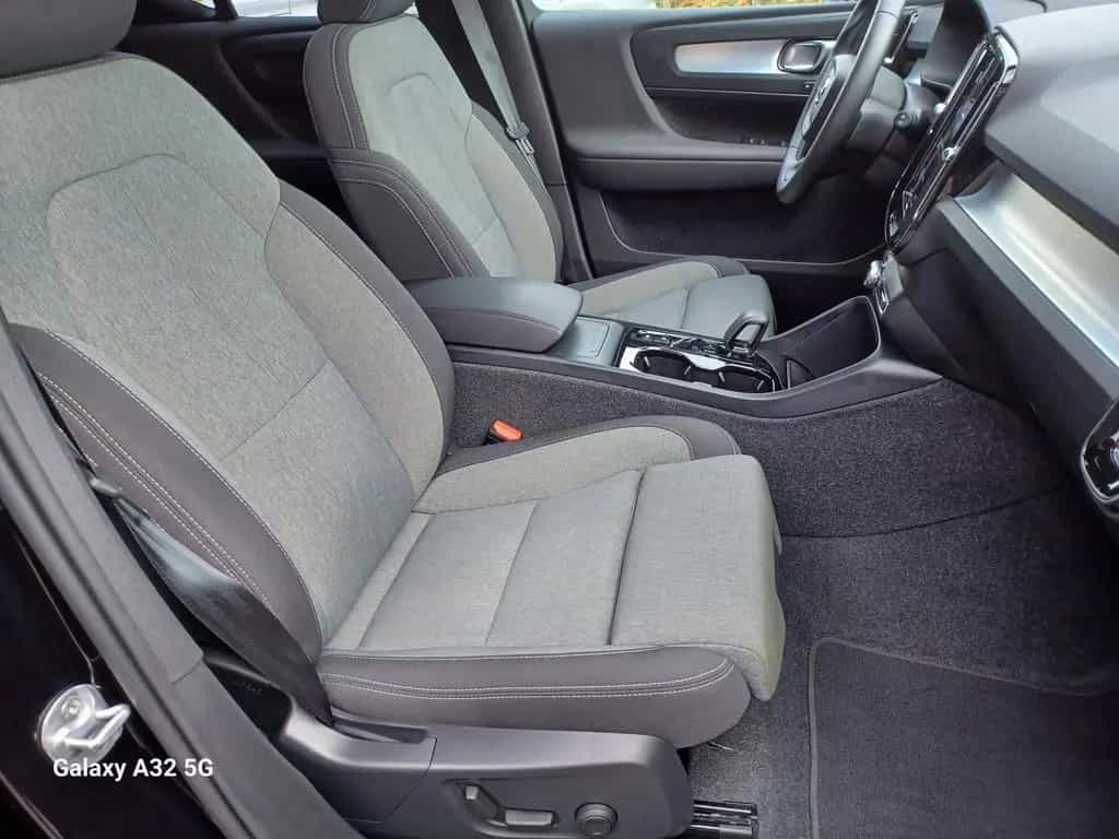 Volvo XC40 B4°Black Edition °PLUS° Panorama/Schiebedac 02/2025-photo-7