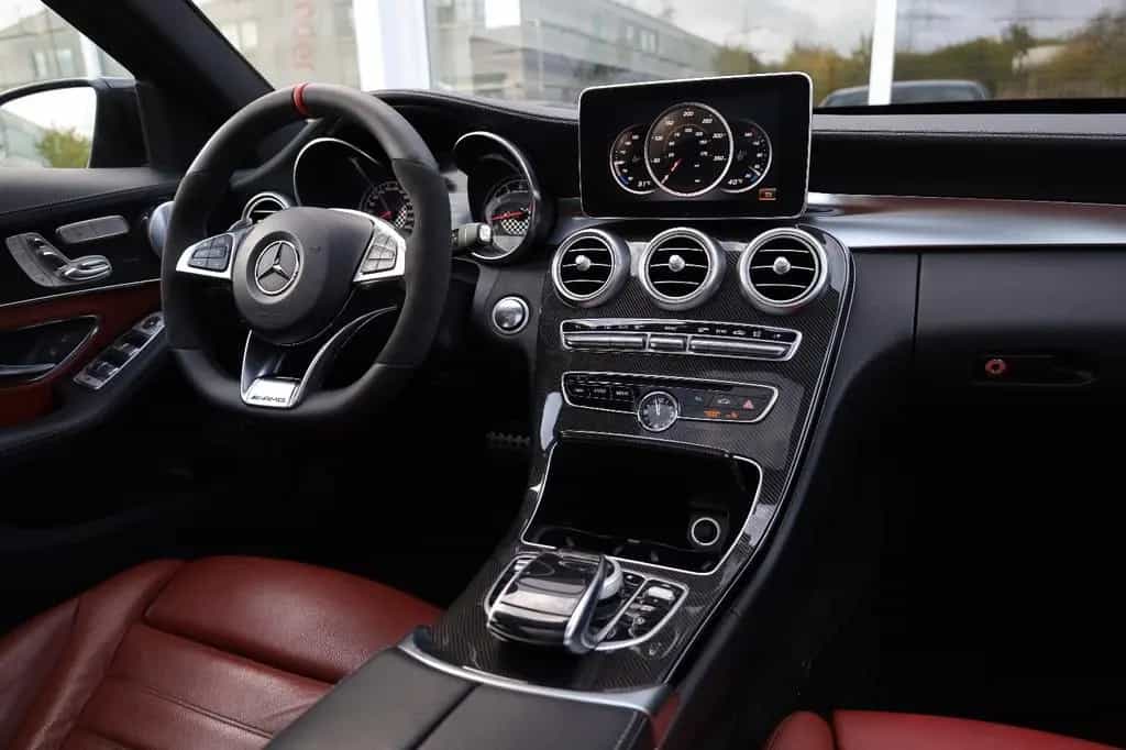 Mercedes-Benz C-Class AMG 4MATIC/360*/PANO/Burmester/SHZ/TOTW/R20 07/2017-photo-16