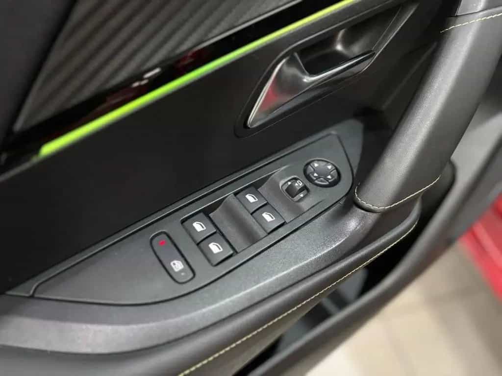 Peugeot 2008 1.2 GT Automatik|Leder|Navi|Kamera|Klimaaut 04/2020-photo-13