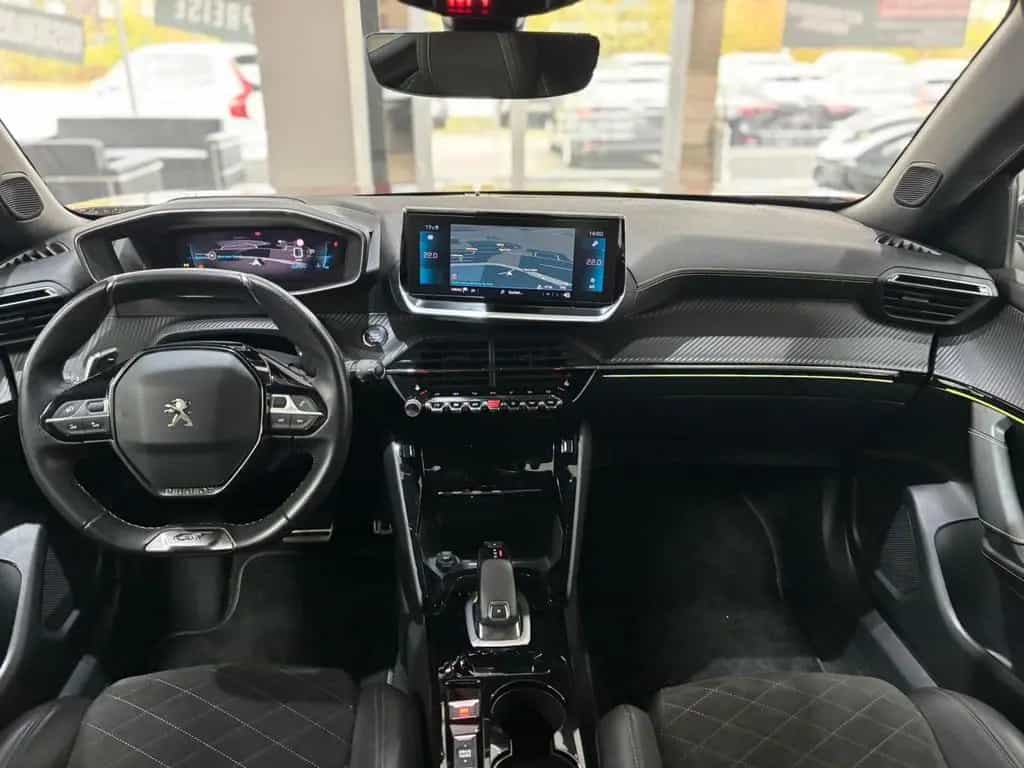 Peugeot 2008 1.2 GT Automatik|Leder|Navi|Kamera|Klimaaut 04/2020-photo-14