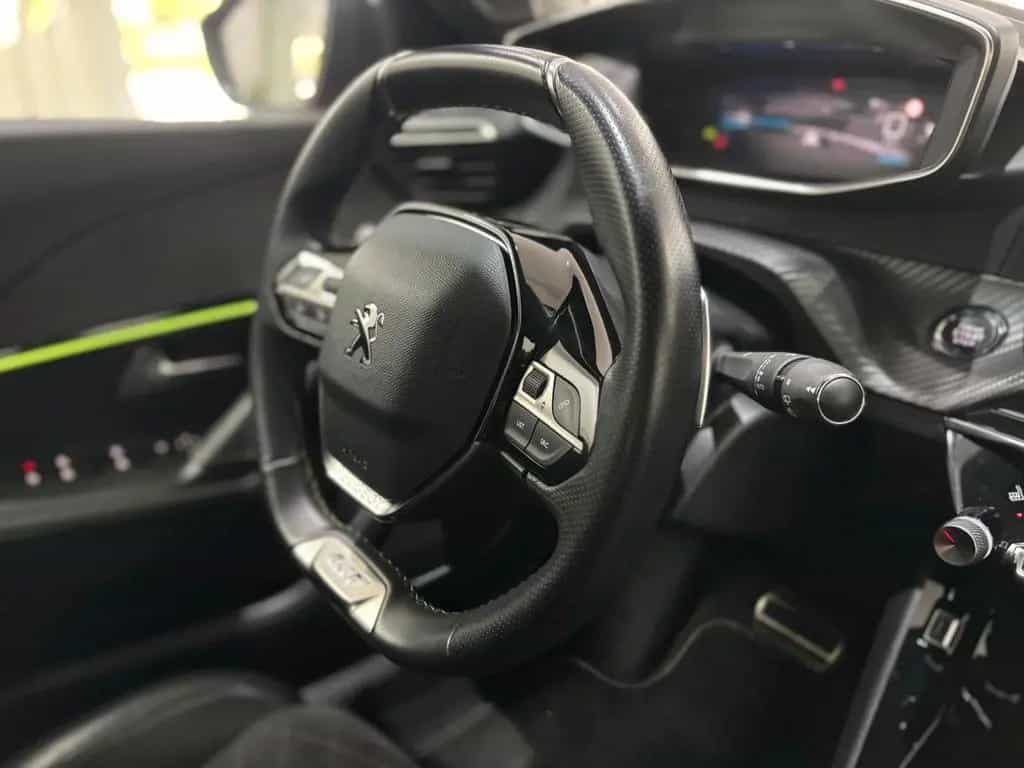 Peugeot 2008 1.2 GT Automatik|Leder|Navi|Kamera|Klimaaut 04/2020-photo-16