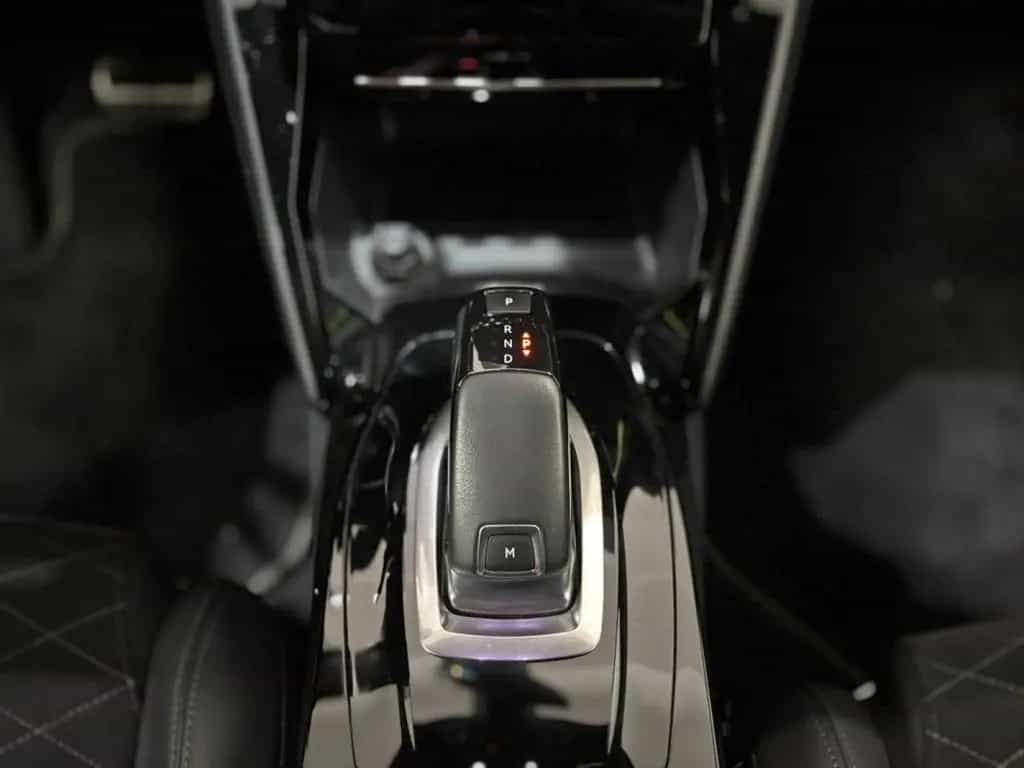 Peugeot 2008 1.2 GT Automatik|Leder|Navi|Kamera|Klimaaut 04/2020-photo-25