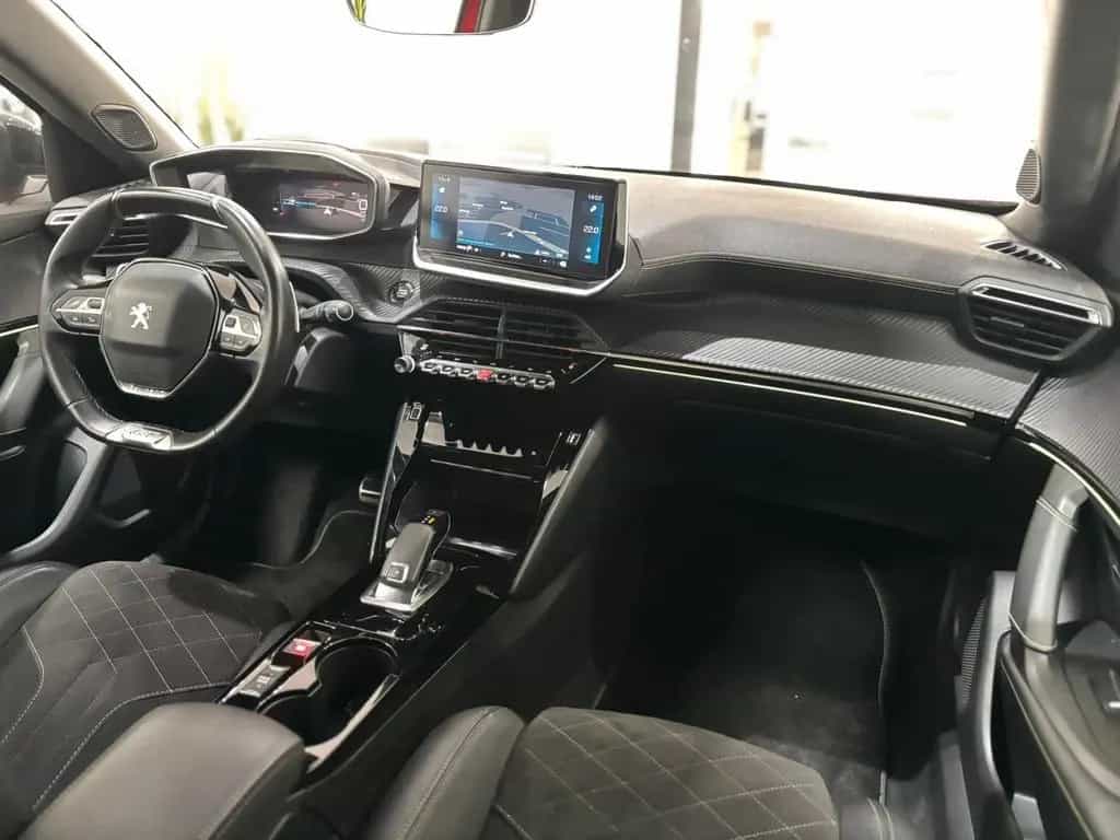 Peugeot 2008 1.2 GT Automatik|Leder|Navi|Kamera|Klimaaut 04/2020-photo-27