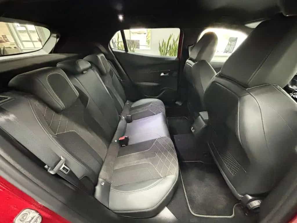 Peugeot 2008 1.2 GT Automatik|Leder|Navi|Kamera|Klimaaut 04/2020-photo-7