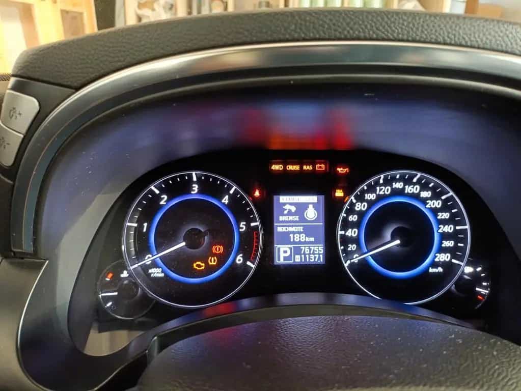 Infiniti QX70 S Premium AWD 3.0d 04/2013-photo-10