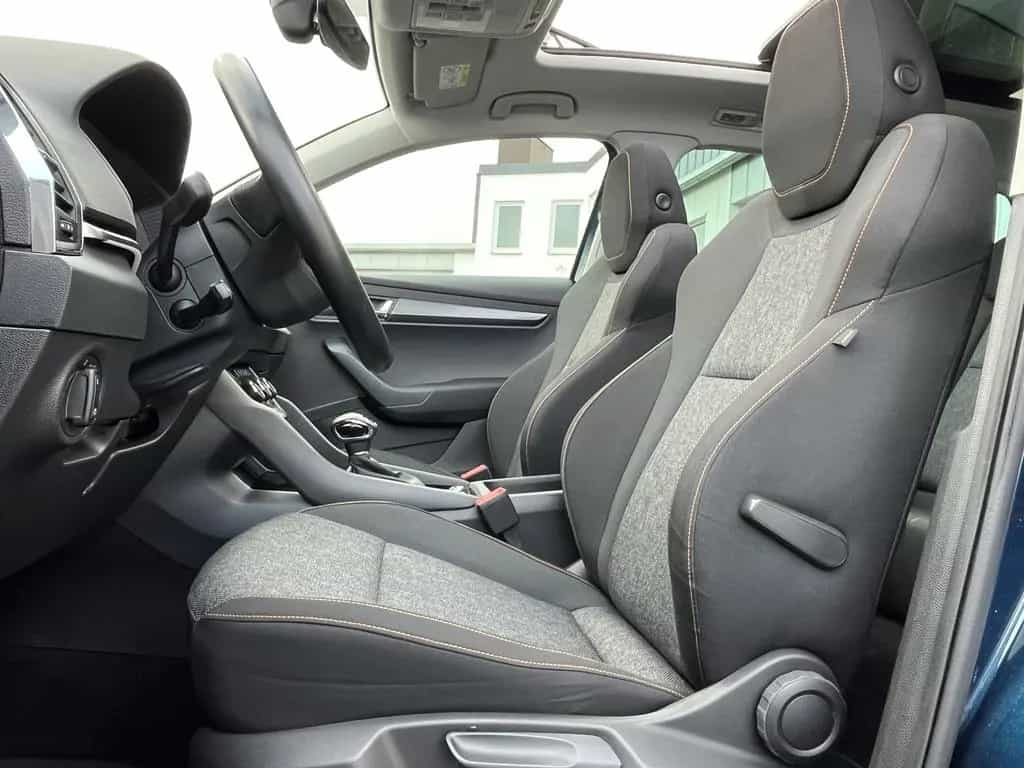 Skoda Karoq 2.0 TDI DSG 4x4 Clever PANO 4xSHZ VirtCock 08/2021-photo-10