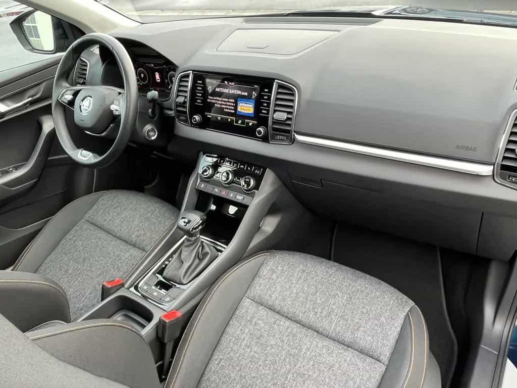 Skoda Karoq 2.0 TDI DSG 4x4 Clever PANO 4xSHZ VirtCock 08/2021-photo-11