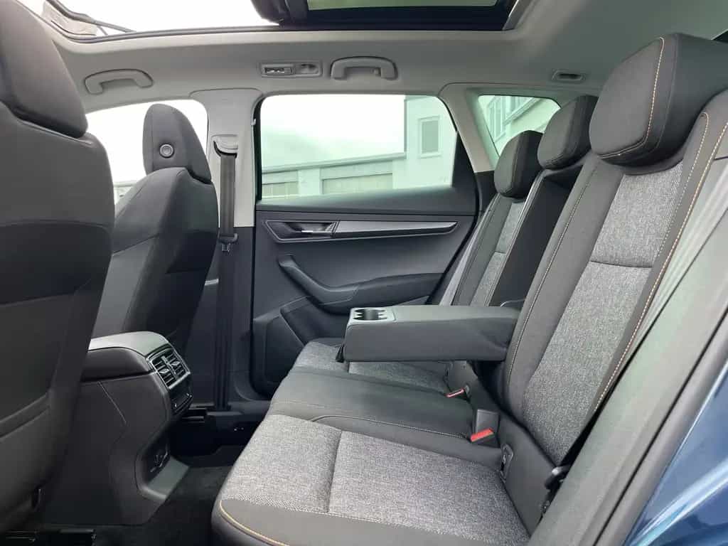 Skoda Karoq 2.0 TDI DSG 4x4 Clever PANO 4xSHZ VirtCock 08/2021-photo-14