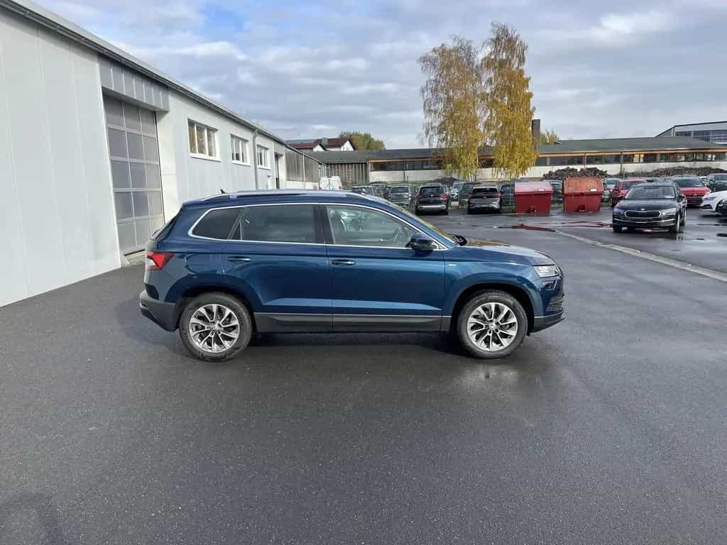 Skoda Karoq 2.0 TDI DSG 4x4 Clever PANO 4xSHZ VirtCock 08/2021-photo-4