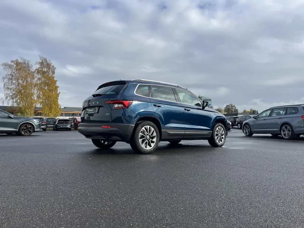 Skoda Karoq 2.0 TDI DSG 4x4 Clever PANO 4xSHZ VirtCock 08/2021-photo-5