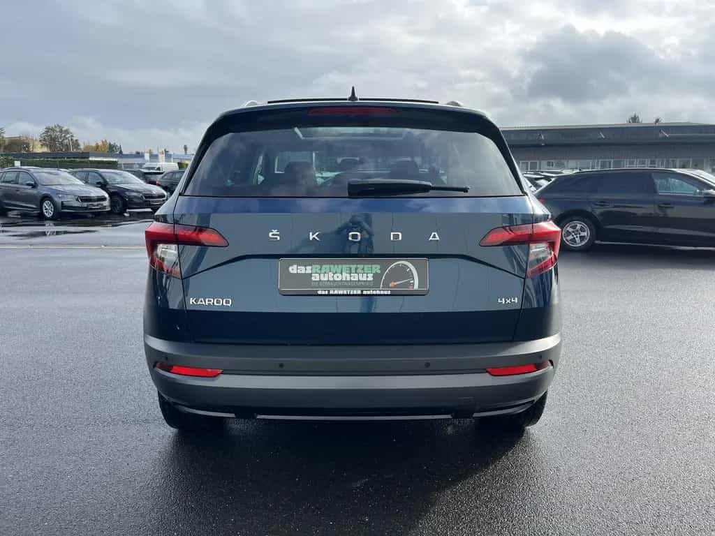 Skoda Karoq 2.0 TDI DSG 4x4 Clever PANO 4xSHZ VirtCock 08/2021-photo-7