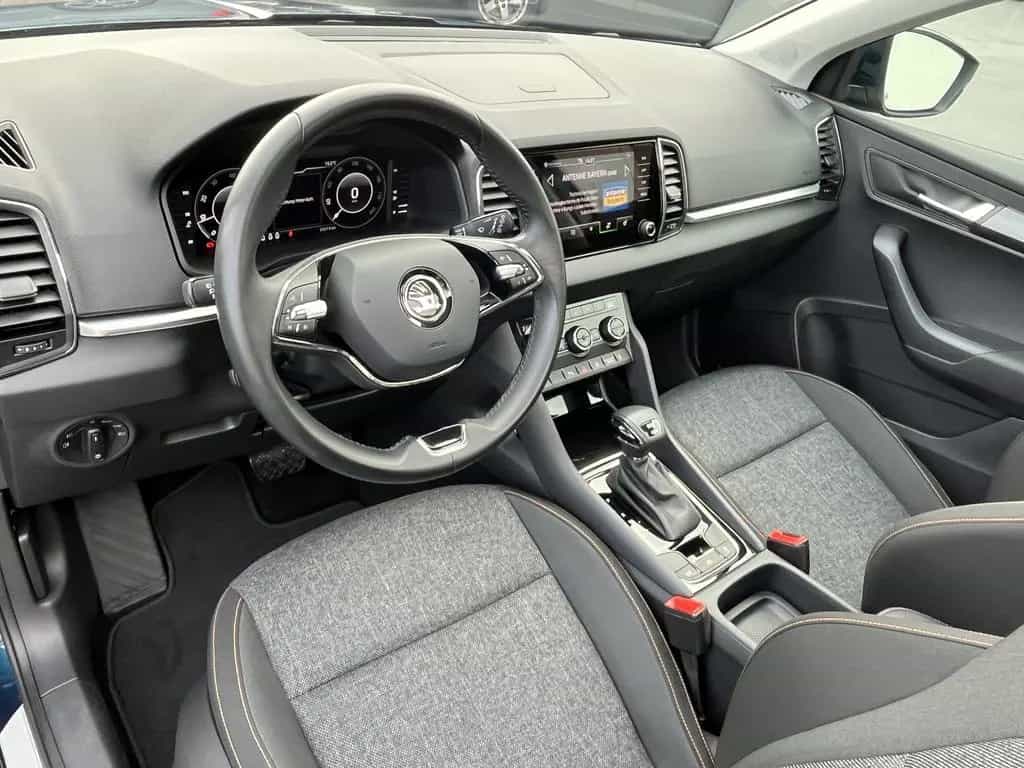 Skoda Karoq 2.0 TDI DSG 4x4 Clever PANO 4xSHZ VirtCock 08/2021-photo-9