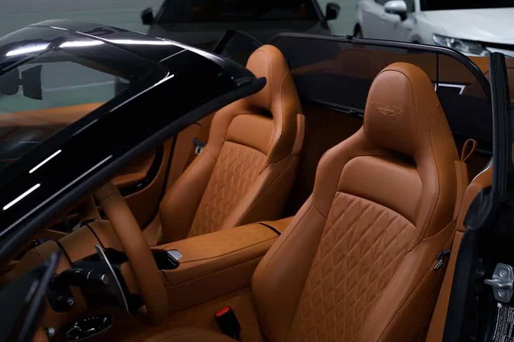 Aston Martin DB12 4.0 V8 Volante 07/2025-photo-12