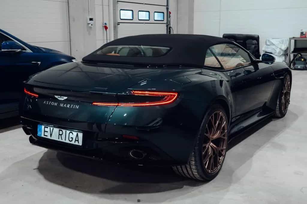Aston Martin DB12 4.0 V8 Volante 07/2025-photo-4